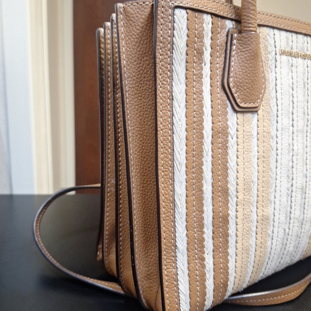 Michael Kors Mercer Medium Tan Cream Leather Messenger Bag Purse Crossbody - Picture 3 of 11